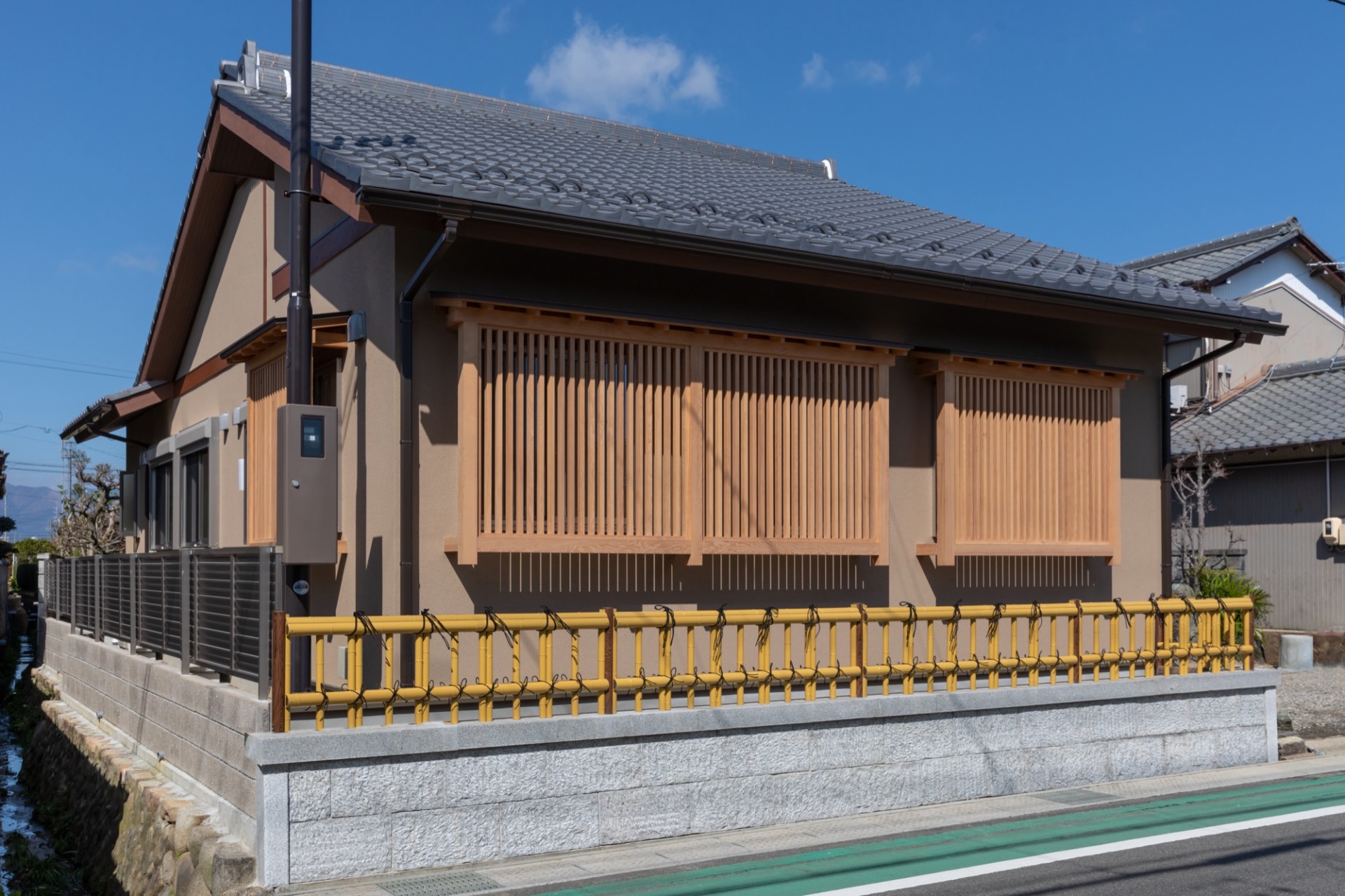 和と洋が調和する穏やかな時が流れる平屋の住まいの写真