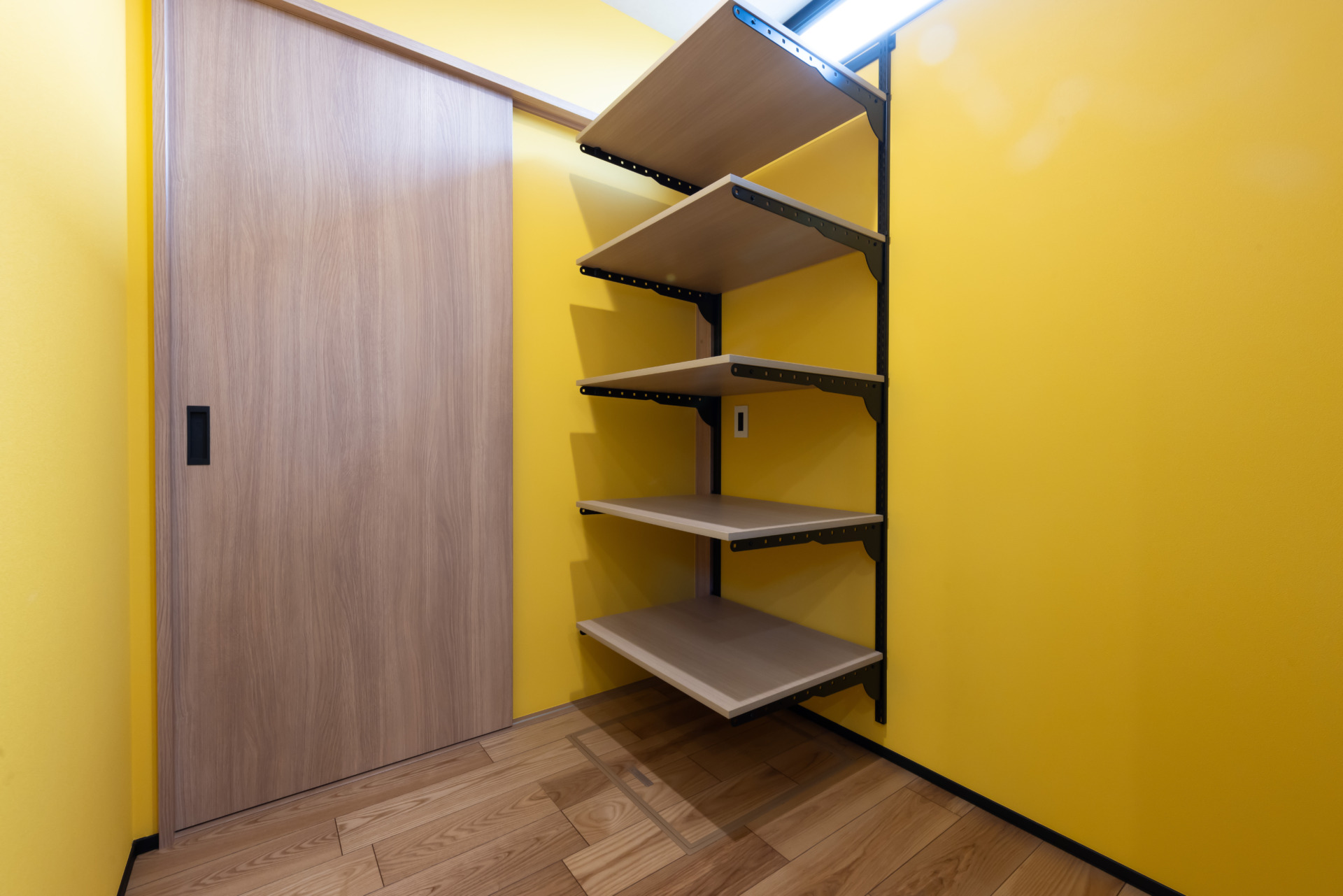 夫婦のあこがれが詰まった、開放感のあるトレンド満載の家の写真