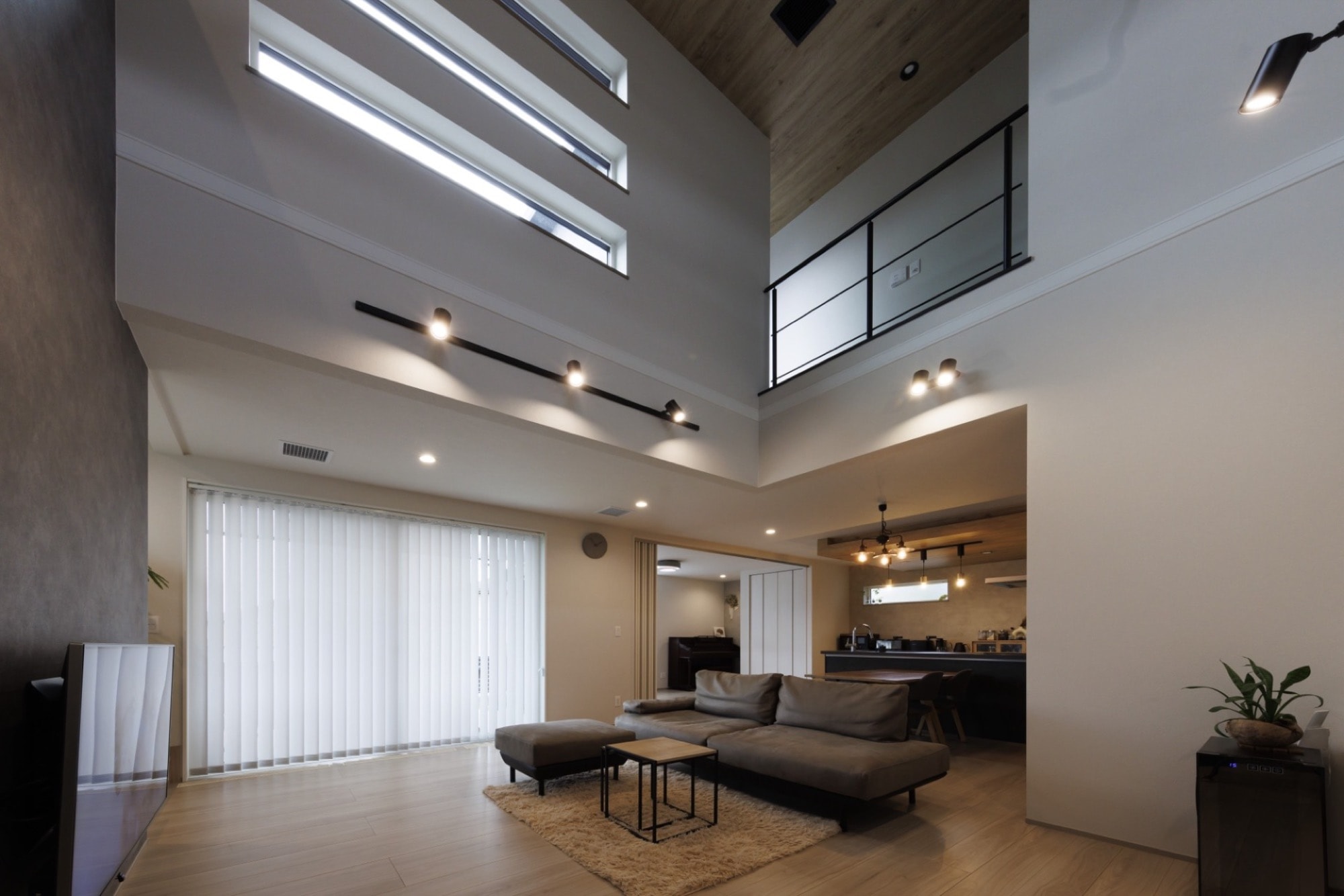 「吹き抜け＝寒い」はもう古い？きんてつの家が叶える心地よい大空間リビング